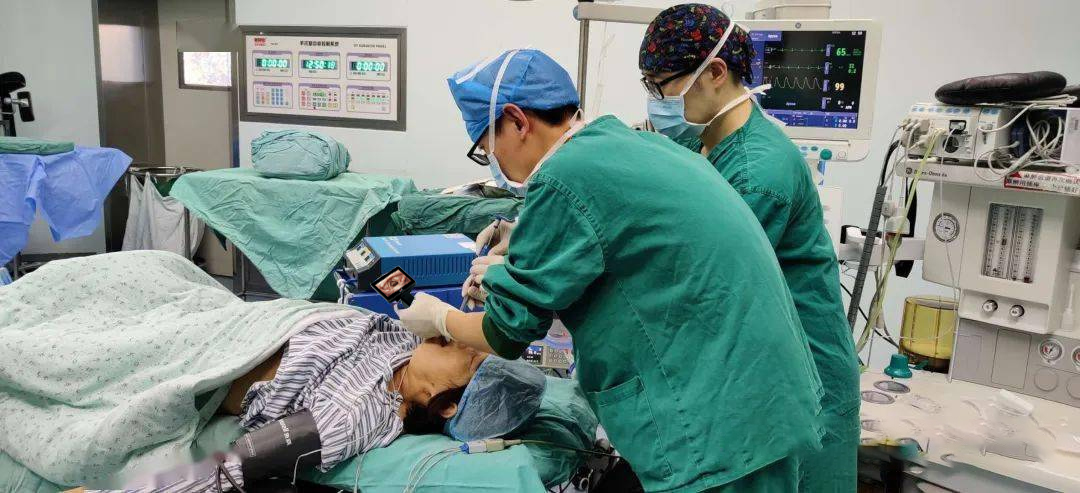 為什么夏天總是喉嚨不舒服？可視喉鏡檢查一下了解原因